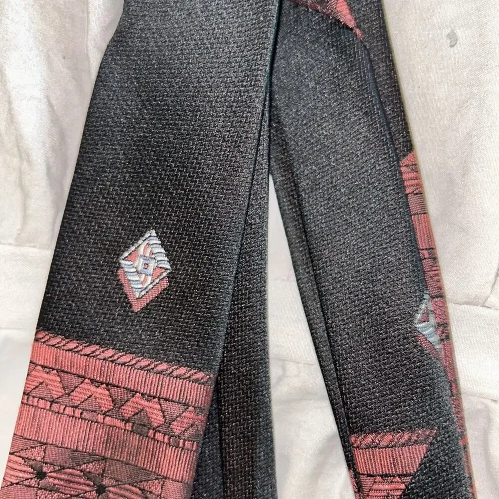 Vintage Stringbeans men’s necktie